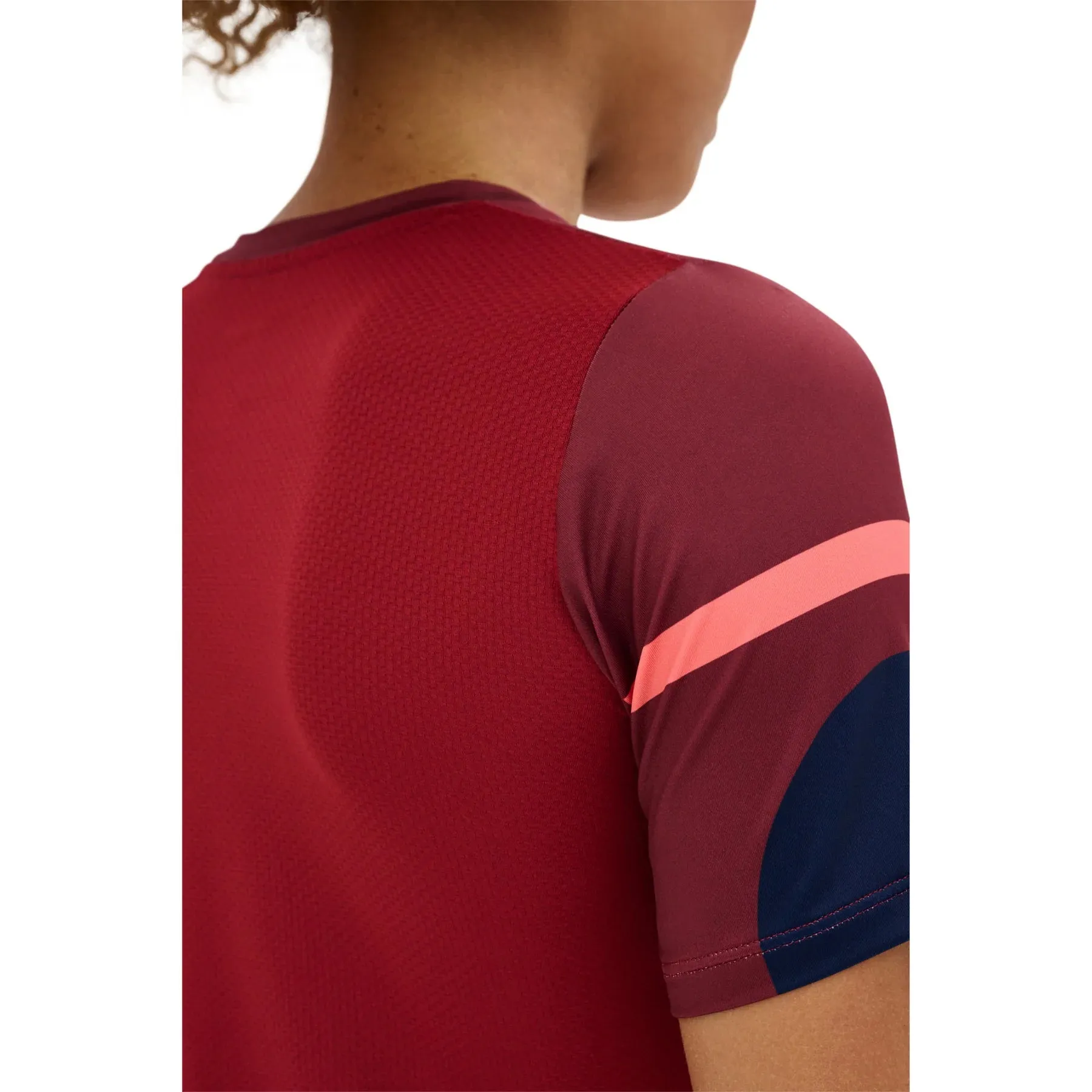 CEP Women's The Run Shirt Round Neck Short Sleeve v5 - Dark Red/Geometrics