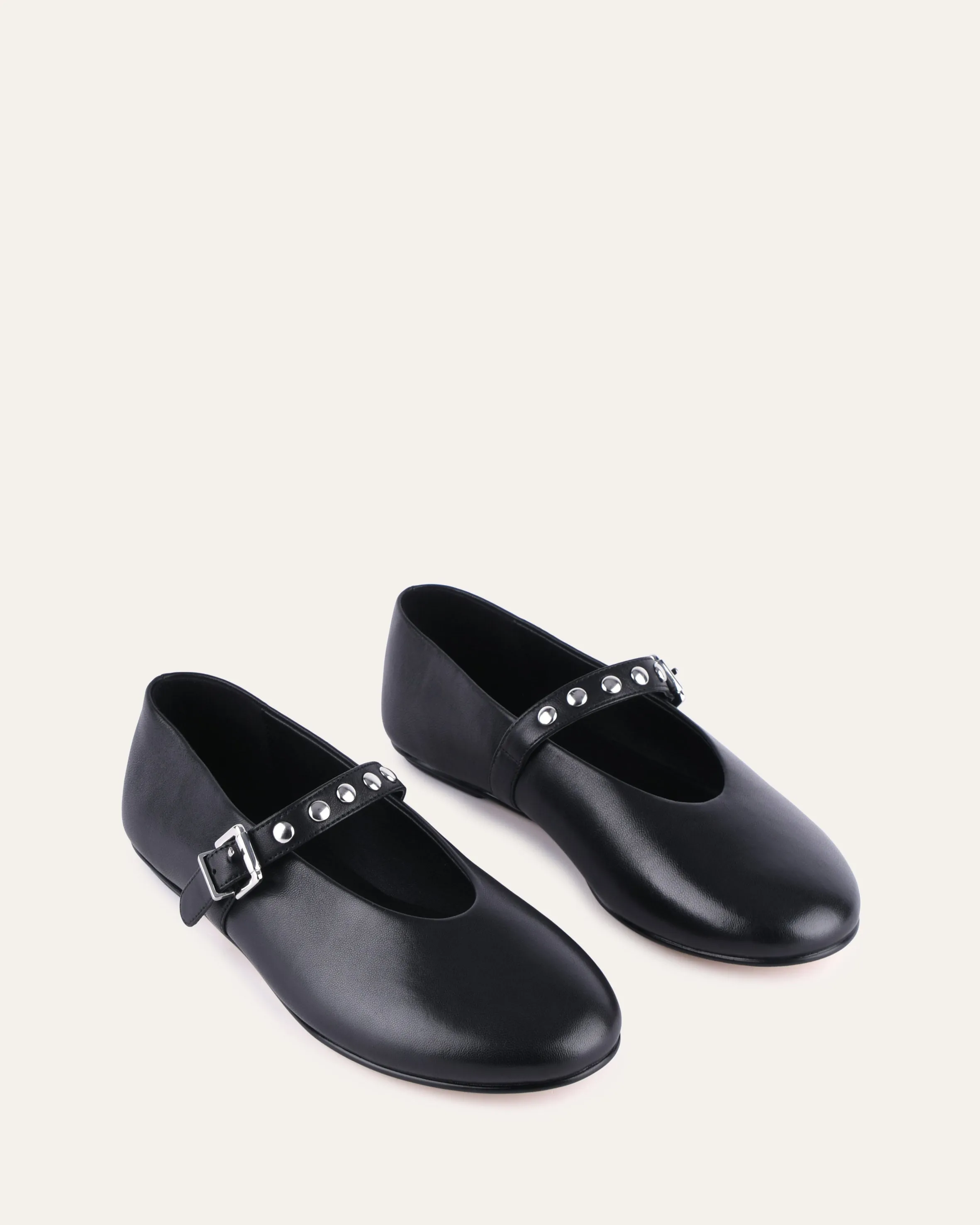 GISELLE CASUAL FLATS BLACK LEATHER