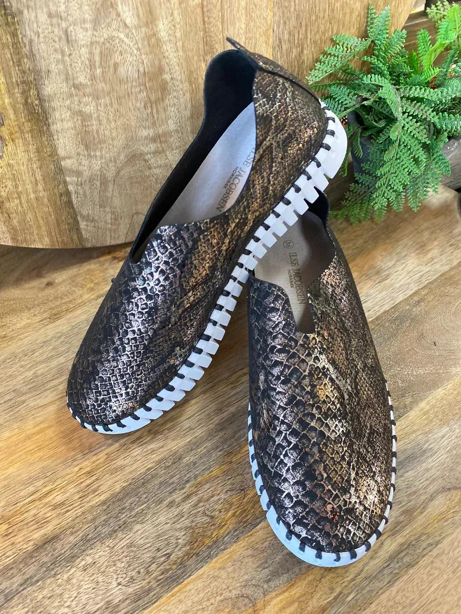 Isle Jacobson Tulip Flats in Metallic Snake