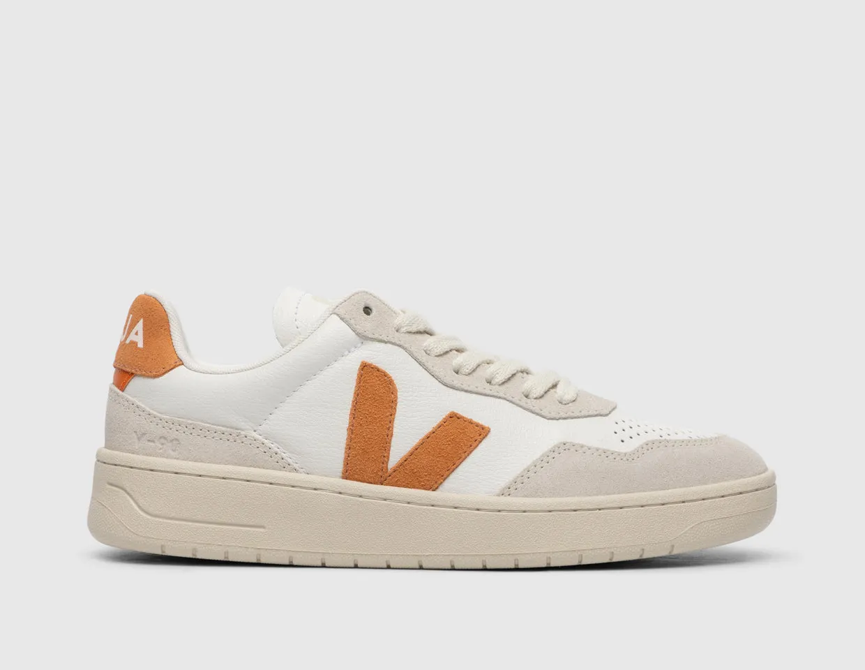 VEJA Women's V-90 Extra White / Amber